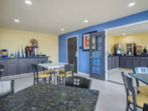 滑鐵盧温德姆戴斯套房酒店 滑鐵盧酒店