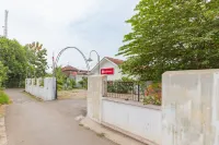 RedDoorz Syariah Near Alun Alun Ciledug Cirebon