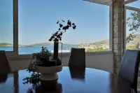 Apartment with Breathtaking Sea View Hotels in Grohote