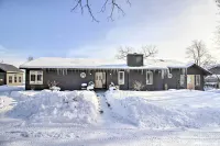 Family-Friendly Ottertail Home on Rush Lake! - Parkplatz