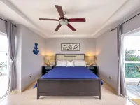 Gorgeous 1 Br PH Apartment w Jacuzzi Hotels in der Nähe von Palm Suites pool