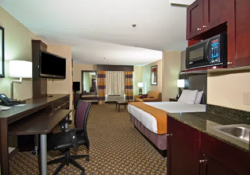 Holiday Inn Express & Suites JACKSON/PEARL INTL AIRPORT by IHG