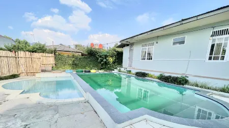 The Kanzi Hotel & Village Отели рядом с достопримечательностью «Curug 7 Cilember»