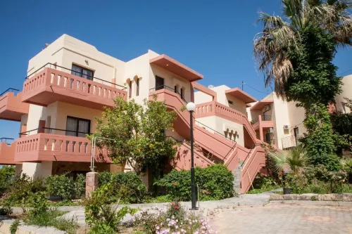 Ekavi Hotel - parking