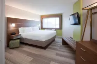 Holiday Inn Express & Suites Minneapolis (Golden Valley) Hotels in der Nähe von St Paul Downtown Airport