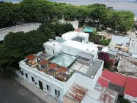 Casa Lahusen Hoteles cerca de Espacio Portugués, Museo de Colonia.