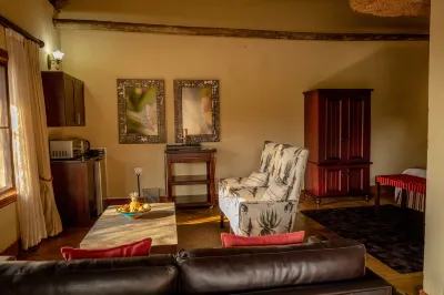Mmakuba Private Game Lodge, Deluxe Chalet 9B