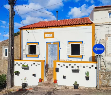 Cozy Vacation Rental in Peaceful Peral, Portugal Отели в г. Кадавал