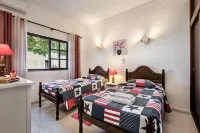 Villa V3 with Private Pool and Air Conditioning and Free Wifi Internet
