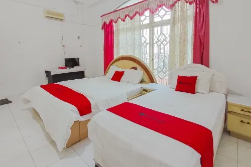 RedDoorz Near Gapura Kota Banjarmasin Hotel a Aluh-Aluh