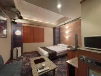 HOTEL Bew Rose Mary Các khách sạn gần JR Shiozaki station
