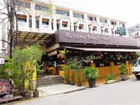 Rattana Beach Hotel Отели в г. Пхукет