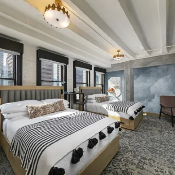 The Wayfarer Downtown La, Tapestry Collection by Hilton シュライン・オーディトリアム周辺のホテル