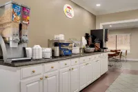 Super 8 by Wyndham Pearl/Jackson Airport - breakfast