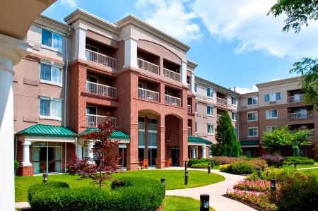 Courtyard Basking Ridge Отели в г. Пипак энд Гладстон