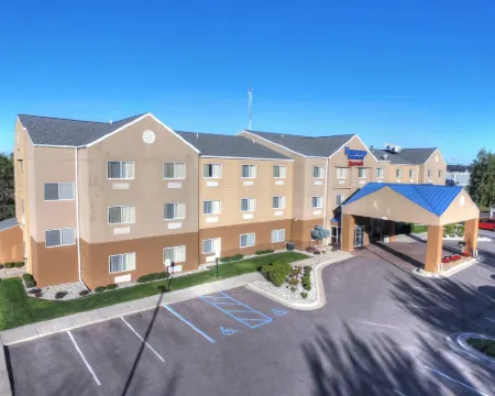 Fairfield Inn & Suites Mt. Pleasant Hotels in Mount Pleasant