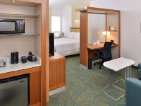 スプリングヒル スイーツ ローリー キャリー ケーリーのホテル