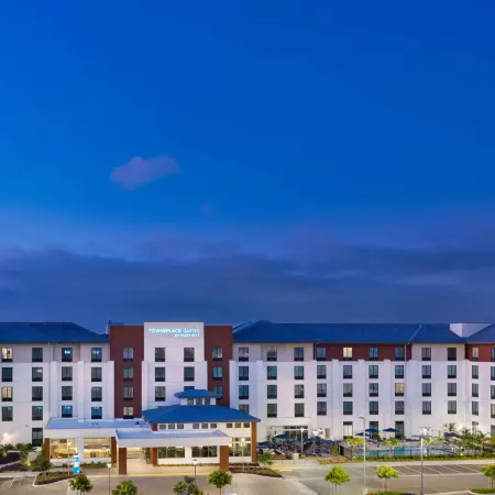 TownePlace Suites San Diego Airport/Liberty Station Отели рядом с достопримечательностью «Харбор-Айленд»