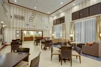 Hampton Inn & Suites Alexandria فنادق في Alexandria