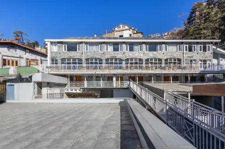 Sterling Legacy Shimla Отели в г. Шимла