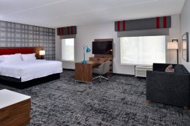 Hampton Inn & Suites Greensboro Downtown