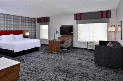 Hampton Inn & Suites Greensboro Downtown Hotel berhampiran Di Tempat Lain