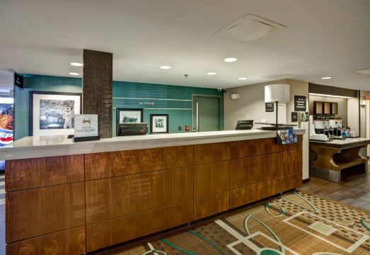 1. 햄프턴 인 밀퍼..