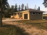 Prairie View Cottage! Just completed private and cozy country retreat.