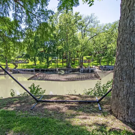 Romantic Cabin for Two! 12 miles to Schlitterbahn/New Braunfels, Gruene Texas.