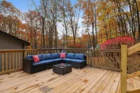 Heart of Pocono Mountains - Huge Yard - Game Rm <10 min to Kalahari & Casino Hotels in Mount Pocono