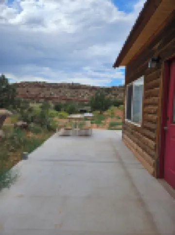 The Woody Cabin in Southern Utah, 39 Mi from Zion.