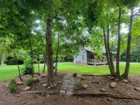 Remote, Modern, Cozy Cabin on 12 acres; Only 2.5 Miles from Traveler's Rest!