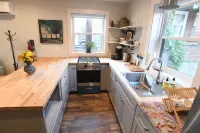 Newly renovated studio Apartment in Downtown Lexington. 5 min walk to W&L or VMI