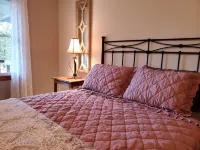 Hilltop Retreat, a modernly-rustic getaway! - 3-Star