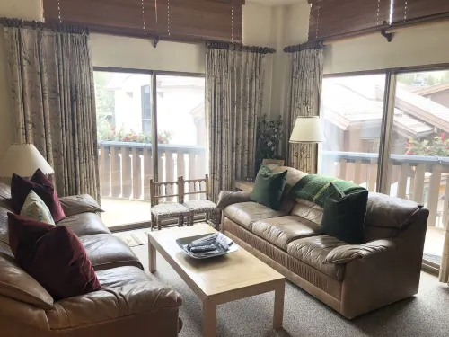 Vail Village European Charmer-Walk to Gondola, Pool, Hot Tub!