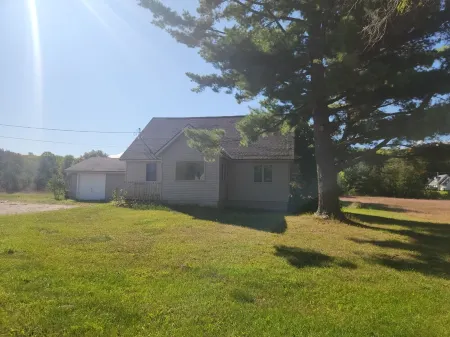 Spacious Family Farmhouse Отели в г. Алансон