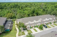 Nature view pool home near Disney and dining; King bed Master Hotels in West Kissimmee