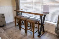 Totally Remodeled Cozy Apartment.  2.5 miles to Delaware Turf!