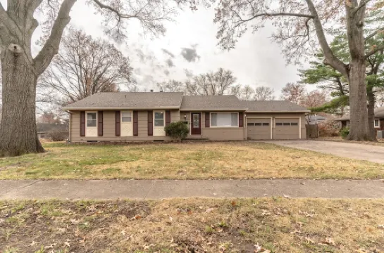 Charming 3-bedroom house, convenient location Overland Park