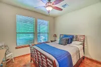 EAGLES NEST - CABIN W/ HOT TUB