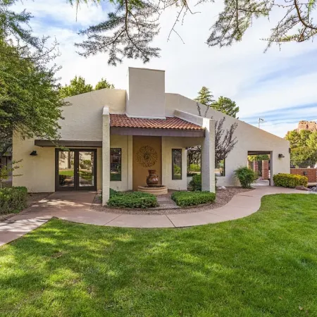 Sedona Eco-Friendly Condo w/ Pool: Walk to Shops Restaurants Golf & Trails