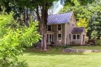 Country Home next to Blow-Me-Down Covered Bridge in the Old Cornish Art Colony!