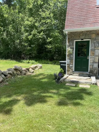 Spacious, Serene Guesthouse Close to RI Beaches, Uri & Southcounty Destinations!