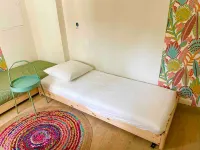 Petite Maison au Calme Avec Jardin aux Portes de Bordeaux Hotels in Floirac