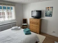 The Lodge, South Cotswolds, comfortable contemporary rural home, views, parking