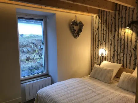 Contemporary mountain-style l'Isardère apartment