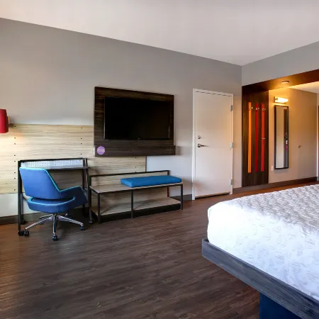 Tru by Hilton Alcoa Knoxville Airport