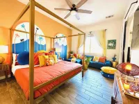 The California Dreamhouse, by Desert Vibes. Saltwater Pool + Hot Tub!