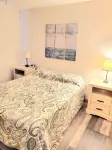 Private condo 5 minute walk Beach, Boardwalk, Convention Center, Fox Park & Food