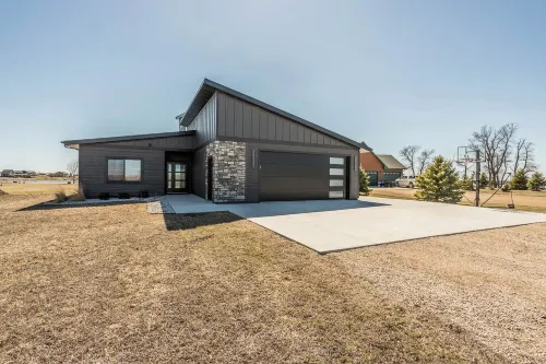 Modern Home on Lake Albert with Hot Tub Hotels in Hamlin County